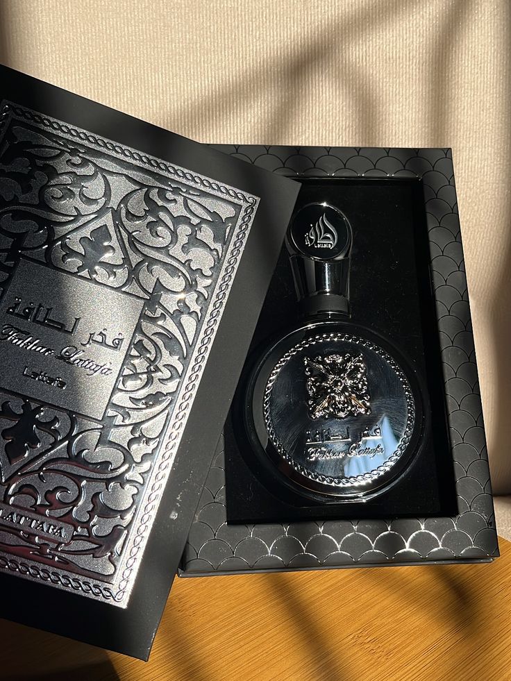 Fakhar Black Eau De Parfum